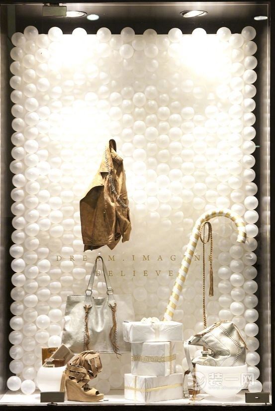 街角的魅力 让人看到就想进店的玻璃橱窗设计效果图